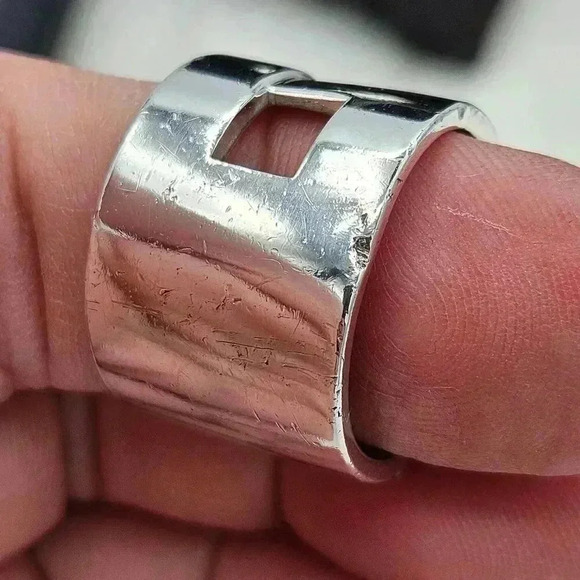 Gucci Wide  Band Ring & G Motif Pendant - Picture 9 of 14